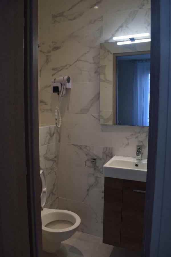 Hotel Puy De Dome Párizs Kültér fotó